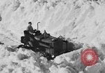 Standbild Skifahren Mineral California USA, 1938, aus Sekunde 18 historischem Filmmaterial Videoclip 65675049430