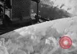 Standbild Skifahren Mineral California USA, 1938, aus Sekunde 21 historischem Filmmaterial Videoclip 65675049430