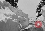 Standbild Skifahren Mineral California USA, 1938, aus Sekunde 25 historischem Filmmaterial Videoclip 65675049430