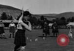 Standbild König George VI und Neville Chamberlain an schottischen Spiele Braemar Schottland, 1938, aus Sekunde 23 historischem Filmmaterial Videoclip 65675049448