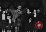 Standbild König George VI und Neville Chamberlain an schottischen Spiele Braemar Schottland, 1938, aus Sekunde 38 historischem Filmmaterial Videoclip 65675049448