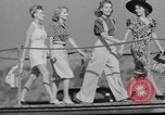 Standbild Modelle Balboa California USA, 1938, aus Sekunde 17 historischem Filmmaterial Videoclip 65675049458
