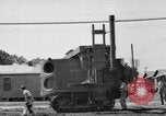 Image LeRoy Ashmore démontrant sa machine de lutte contre l'incendie Houston Texas USA, 1938, de la seconde 19 séquences d'archives historiques vidéo 65675049471