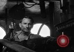 Image LeRoy Ashmore démontrant sa machine de lutte contre l'incendie Houston Texas USA, 1938, de la seconde 23 séquences d'archives historiques vidéo 65675049471