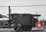 Image LeRoy Ashmore démontrant sa machine de lutte contre l'incendie Houston Texas USA, 1938, de la seconde 25 séquences d'archives historiques vidéo 65675049471