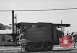 Image LeRoy Ashmore démontrant sa machine de lutte contre l'incendie Houston Texas USA, 1938, de la seconde 26 séquences d'archives historiques vidéo 65675049471