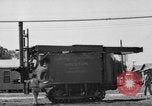 Image LeRoy Ashmore démontrant sa machine de lutte contre l'incendie Houston Texas USA, 1938, de la seconde 27 séquences d'archives historiques vidéo 65675049471