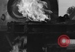 Image LeRoy Ashmore démontrant sa machine de lutte contre l'incendie Houston Texas USA, 1938, de la seconde 36 séquences d'archives historiques vidéo 65675049471