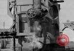 Image LeRoy Ashmore démontrant sa machine de lutte contre l'incendie Houston Texas USA, 1938, de la seconde 39 séquences d'archives historiques vidéo 65675049471