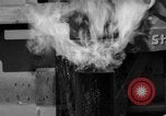 Image LeRoy Ashmore démontrant sa machine de lutte contre l'incendie Houston Texas USA, 1938, de la seconde 43 séquences d'archives historiques vidéo 65675049471