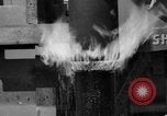 Image LeRoy Ashmore démontrant sa machine de lutte contre l'incendie Houston Texas USA, 1938, de la seconde 46 séquences d'archives historiques vidéo 65675049471
