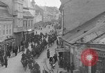 Standbild ungarische Truppen Uzhorod Tschechoslowakei, 1938, aus Sekunde 41 historischem Filmmaterial Videoclip 65675049476