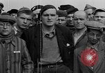 Standbild Konzentrationslager Buchenwald Deutschland, 1945, aus Sekunde 13 historischem Filmmaterial Videoclip 65675049479