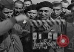 Immagine di Internee A Buchenwald Germania, 1945, secondo 6 filmato di repertorio 65675049482