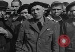 Immagine di Internee A Buchenwald Germania, 1945, secondo 15 filmato di repertorio 65675049482