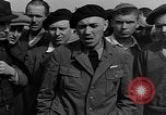 Immagine di Internee A Buchenwald Germania, 1945, secondo 24 filmato di repertorio 65675049482