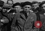 Immagine di Internee A Buchenwald Germania, 1945, secondo 36 filmato di repertorio 65675049482