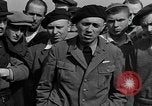 Immagine di Internee A Buchenwald Germania, 1945, secondo 45 filmato di repertorio 65675049482
