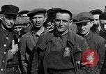 Standbild deutscher Jude Otto Feuer Buchenwald Deutschland, 1945, aus Sekunde 32 historischem Filmmaterial Videoclip 65675049484