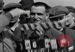 Standbild befreiten deutschen Juden Buchenwald Deutschland, 1945, aus Sekunde 5 historischem Filmmaterial Videoclip 65675049485