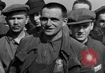Standbild befreiten deutschen Juden Buchenwald Deutschland, 1945, aus Sekunde 13 historischem Filmmaterial Videoclip 65675049485