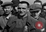 Standbild befreiten deutschen Juden Buchenwald Deutschland, 1945, aus Sekunde 14 historischem Filmmaterial Videoclip 65675049485