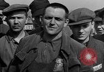 Standbild befreiten deutschen Juden Buchenwald Deutschland, 1945, aus Sekunde 30 historischem Filmmaterial Videoclip 65675049485