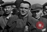 Standbild befreiten deutschen Juden Buchenwald Deutschland, 1945, aus Sekunde 31 historischem Filmmaterial Videoclip 65675049485