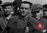 Standbild befreiten deutschen Juden Buchenwald Deutschland, 1945, aus Sekunde 35 historischem Filmmaterial Videoclip 65675049485