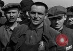 Standbild befreiten deutschen Juden Buchenwald Deutschland, 1945, aus Sekunde 36 historischem Filmmaterial Videoclip 65675049485