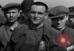 Standbild befreiten deutschen Juden Buchenwald Deutschland, 1945, aus Sekunde 43 historischem Filmmaterial Videoclip 65675049485
