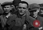 Standbild befreiten deutschen Juden Buchenwald Deutschland, 1945, aus Sekunde 52 historischem Filmmaterial Videoclip 65675049485