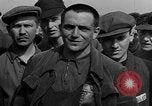 Standbild befreiten deutschen Juden Buchenwald Deutschland, 1945, aus Sekunde 57 historischem Filmmaterial Videoclip 65675049485