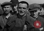 Standbild befreiten deutschen Juden Buchenwald Deutschland, 1945, aus Sekunde 60 historischem Filmmaterial Videoclip 65675049485