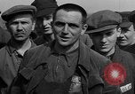 Standbild befreiten deutschen Juden Buchenwald Deutschland, 1945, aus Sekunde 61 historischem Filmmaterial Videoclip 65675049485