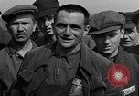 Standbild befreiten deutschen Juden Buchenwald Deutschland, 1945, aus Sekunde 62 historischem Filmmaterial Videoclip 65675049485