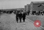 Image Prisonniers libérés de Buchenwald Buchenwald Allemagne, 1945, de la seconde 12 séquences d'archives historiques vidéo 65675049501