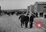 Image Prisonniers libérés de Buchenwald Buchenwald Allemagne, 1945, de la seconde 13 séquences d'archives historiques vidéo 65675049501