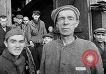 Image Prisonniers libérés de Buchenwald Buchenwald Allemagne, 1945, de la seconde 18 séquences d'archives historiques vidéo 65675049501
