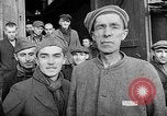 Image Prisonniers libérés de Buchenwald Buchenwald Allemagne, 1945, de la seconde 19 séquences d'archives historiques vidéo 65675049501