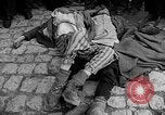 Image Prisonniers libérés de Buchenwald Buchenwald Allemagne, 1945, de la seconde 44 séquences d'archives historiques vidéo 65675049501