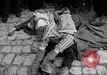 Image Prisonniers libérés de Buchenwald Buchenwald Allemagne, 1945, de la seconde 45 séquences d'archives historiques vidéo 65675049501
