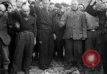Image Prisonniers libérés de Buchenwald Buchenwald Allemagne, 1945, de la seconde 47 séquences d'archives historiques vidéo 65675049501