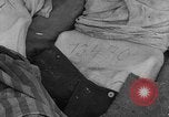 Image Prisonniers libérés de Buchenwald Buchenwald Allemagne, 1945, de la seconde 51 séquences d'archives historiques vidéo 65675049501