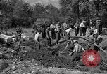 Standbild Gestapo Opfer exhumiert Polygone Frankreich, 1944, aus Sekunde 3 historischem Filmmaterial Videoclip 65675049516