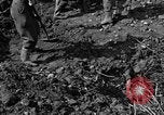Standbild Gestapo Opfer exhumiert Polygone Frankreich, 1944, aus Sekunde 42 historischem Filmmaterial Videoclip 65675049516