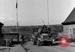 Image Personnes déplacées Bergzabern Allemagne, 1945, de la seconde 4 séquences d'archives historiques vidéo 65675049523