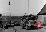 Image Personnes déplacées Bergzabern Allemagne, 1945, de la seconde 5 séquences d'archives historiques vidéo 65675049523