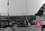 Image Personnes déplacées Bergzabern Allemagne, 1945, de la seconde 8 séquences d'archives historiques vidéo 65675049523