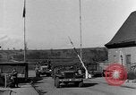 Image Personnes déplacées Bergzabern Allemagne, 1945, de la seconde 9 séquences d'archives historiques vidéo 65675049523